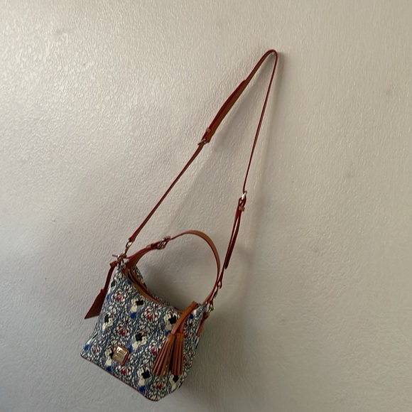 Disney Snow White Dooney and Bourke crossbody - Picture 5 of 9
